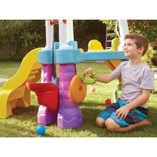 Nagy műanyag kerti játszótér csúszdával, vízágyúval és 25 labdával