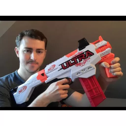 Nerf Ultra Focus motorizált szivacslövedékes puska, tár, válltámasz, 10 dart