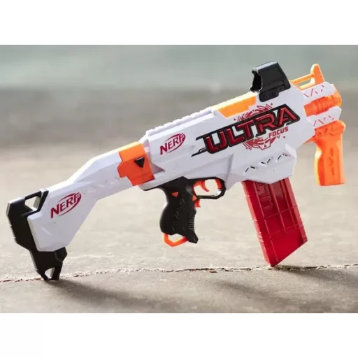 Nerf Ultra Focus motorizált szivacslövedékes puska, tár, válltámasz, 10 dart