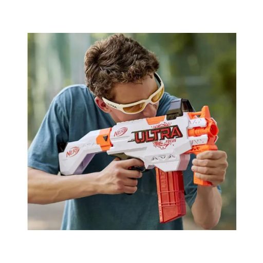 Nerf Ultra Focus motorizált szivacslövedékes puska, tár, válltámasz, 10 dart