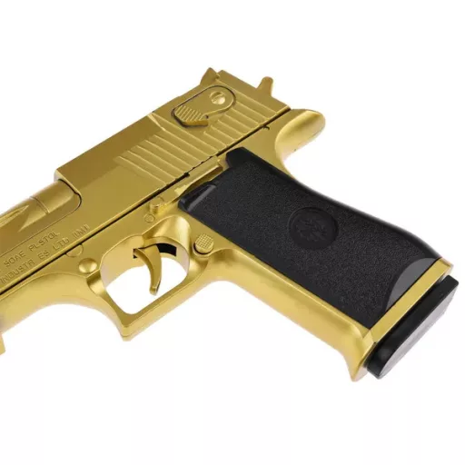 Rugós játékpisztoly habszivacs lőszerekkel, hangtompítóval és hüvelykivetéssel