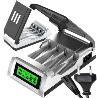   LCD-kijelzős gyors AA/AAA akkumulátor töltő, 4 férőhely, automatikus