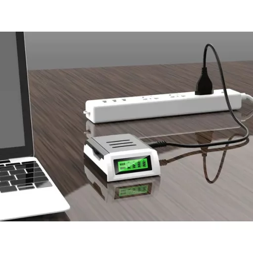 LCD-kijelzős gyors AA/AAA akkumulátor töltő, 4 férőhely, automatikus