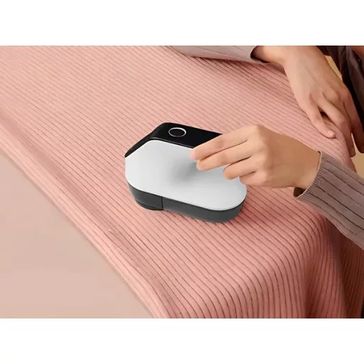 Elektromos textilborotva LCD kijelzővel, 6 pengével, USB-s, 5 W