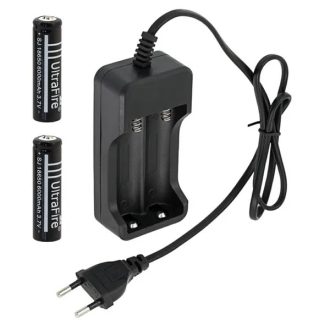   LC5 mikroprocesszoros duplatöltő 2 × 18650 3,7 V Li-ion akkuval, 100-240 V