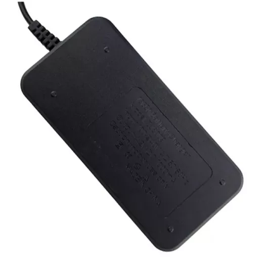 LC5 mikroprocesszoros duplatöltő 2 × 18650 3,7 V Li-ion akkuval, 100-240 V