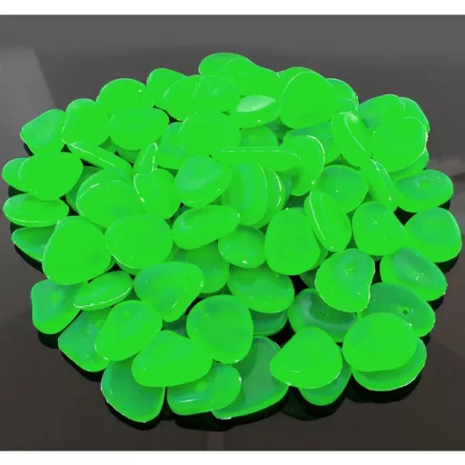 100 db fluoreszkáló zöld kavics 2-3 cm kert és akvárium dekorációhoz