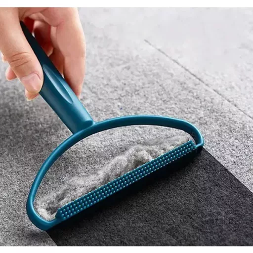 Kézi ruhaszösz eltávolító borotva hosszú nyéllel, kék 16 cm