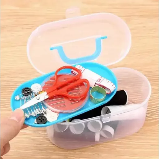 32 részes varrókészlet színes cérnákkal, tűkkel és műanyag tokkal