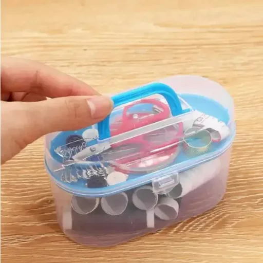 32 részes varrókészlet színes cérnákkal, tűkkel és műanyag tokkal