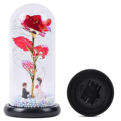 Örök rózsa üvegbúrában RGB LED világítással, dekor figurával