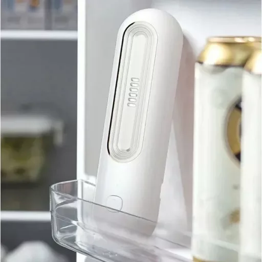 Kompakt hűtőszekrény-ózongenerátor beépített akkuval, USB töltéssel